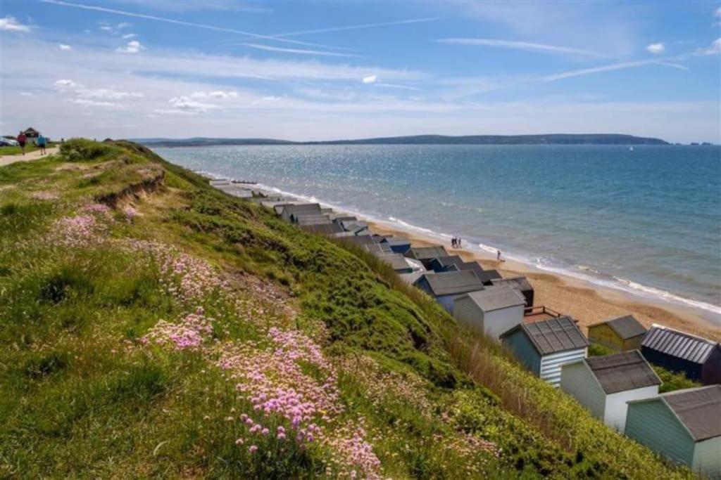 May Cottage - Heart Of Vibrant Village & 10 Mins Walk To Beach Milford on Sea Exterior photo